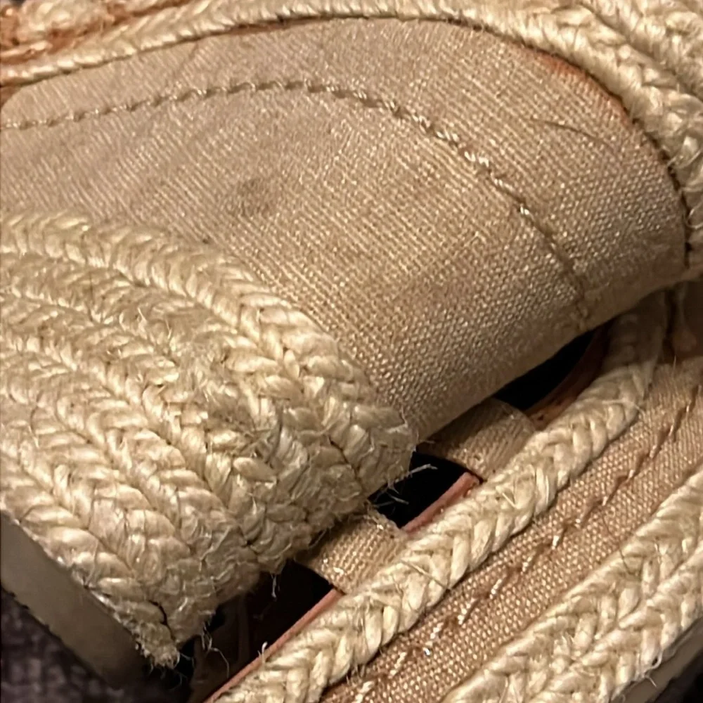 Nine West Sugareel Size 7 wedges camel colored